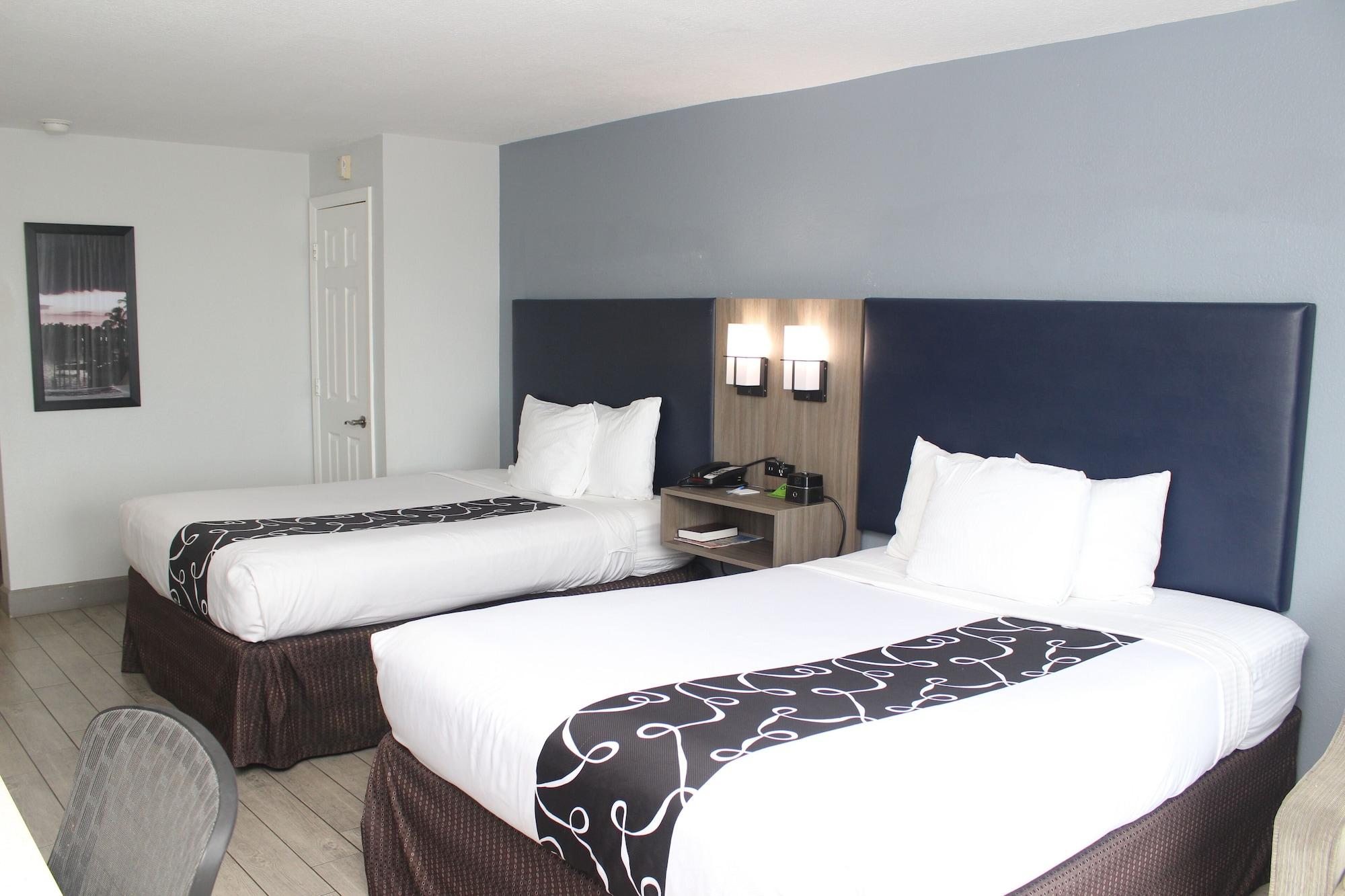 Oceanfront Queen Room Two Queen Beds Non-Smoking,1211433193:JPEG
